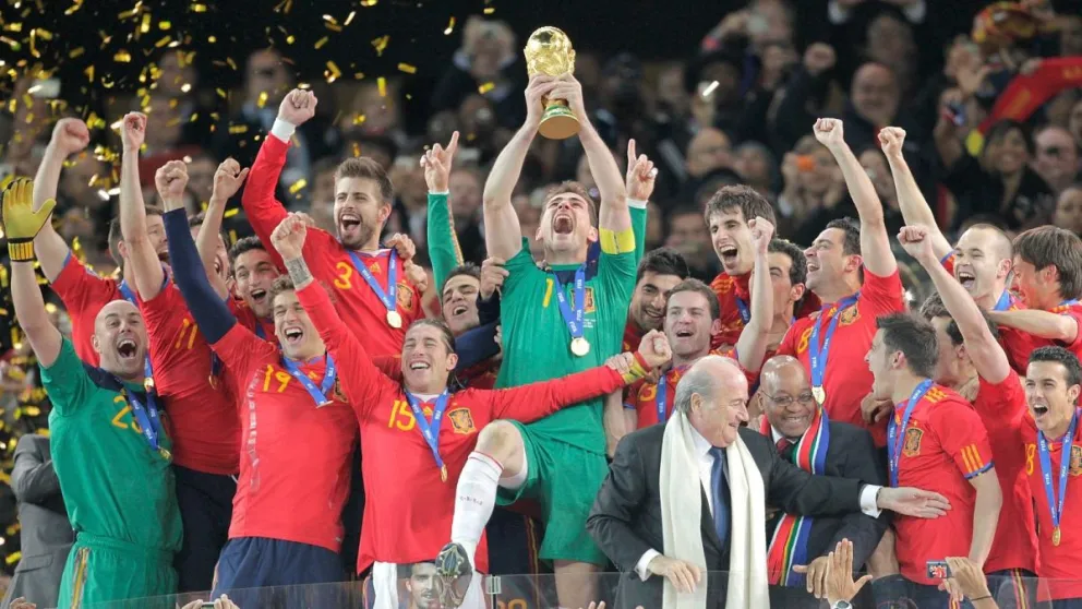 Jugadores españoles festejan la conquista del título mundial en 2010: Crédito: rtve.es