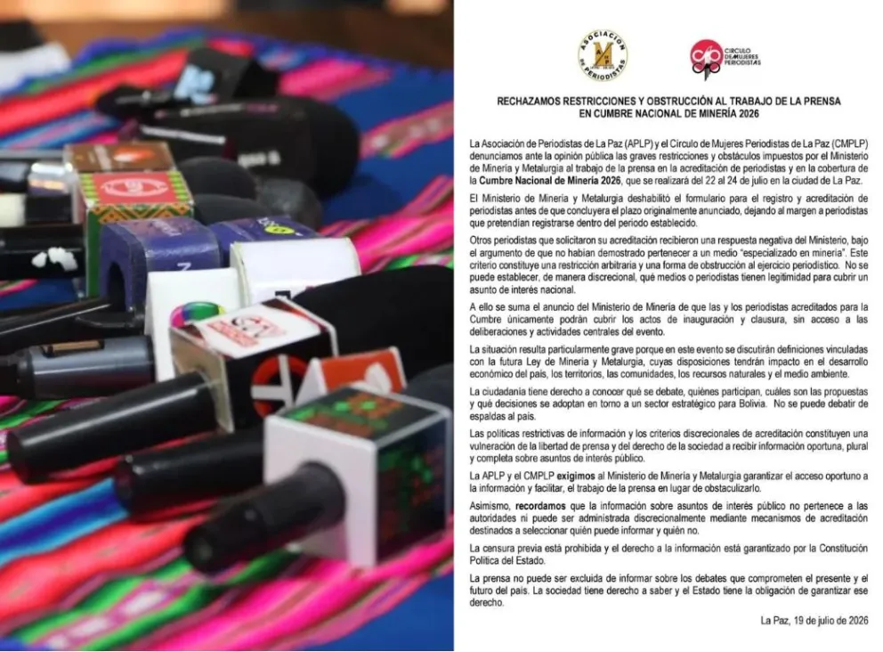 Micrófonos de medios de comunicación y el pronunciamiento de los gremios periodísticos de La Paz. Foto: EFE y APLP