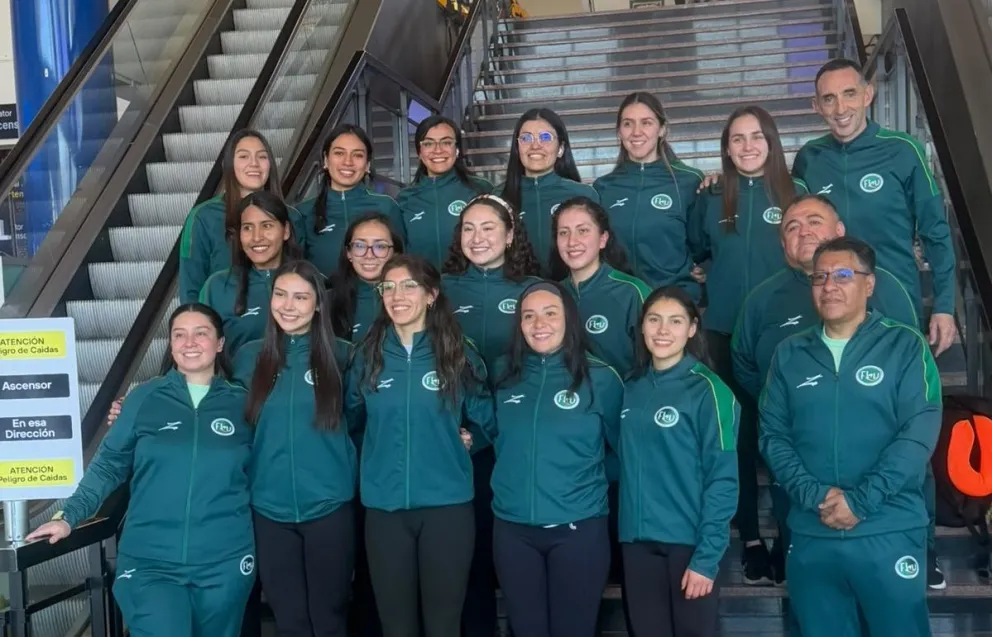 La selección femenina, en su viaje a Lima. Foto: FBV.