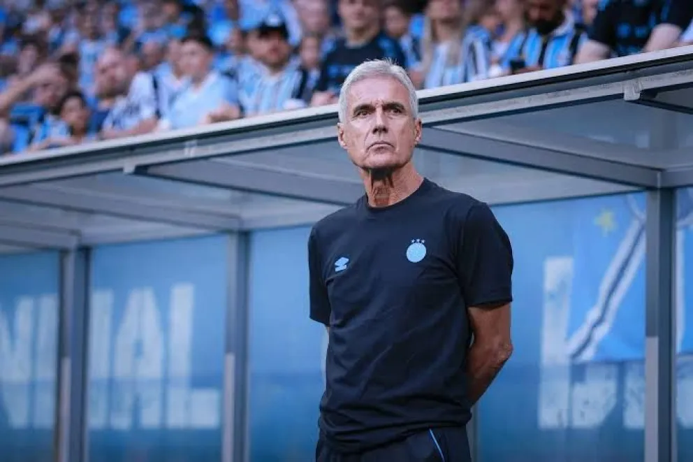 Luis Castro, entrenador de Gremio que juega el jueves ante Bolívar. Foto: PMB