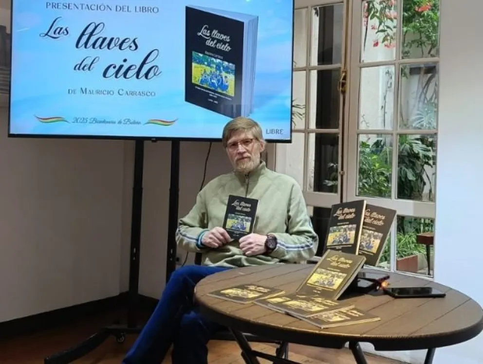 El periodista y escritor Mauricio Carrasco en la presentación del libro "Las llaves del cielo". Foto archivo
