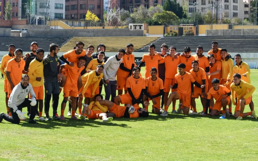 Jugadores atigrados a la conclusión de un entrenamiento en Achumano. Foto: Club The Strongest