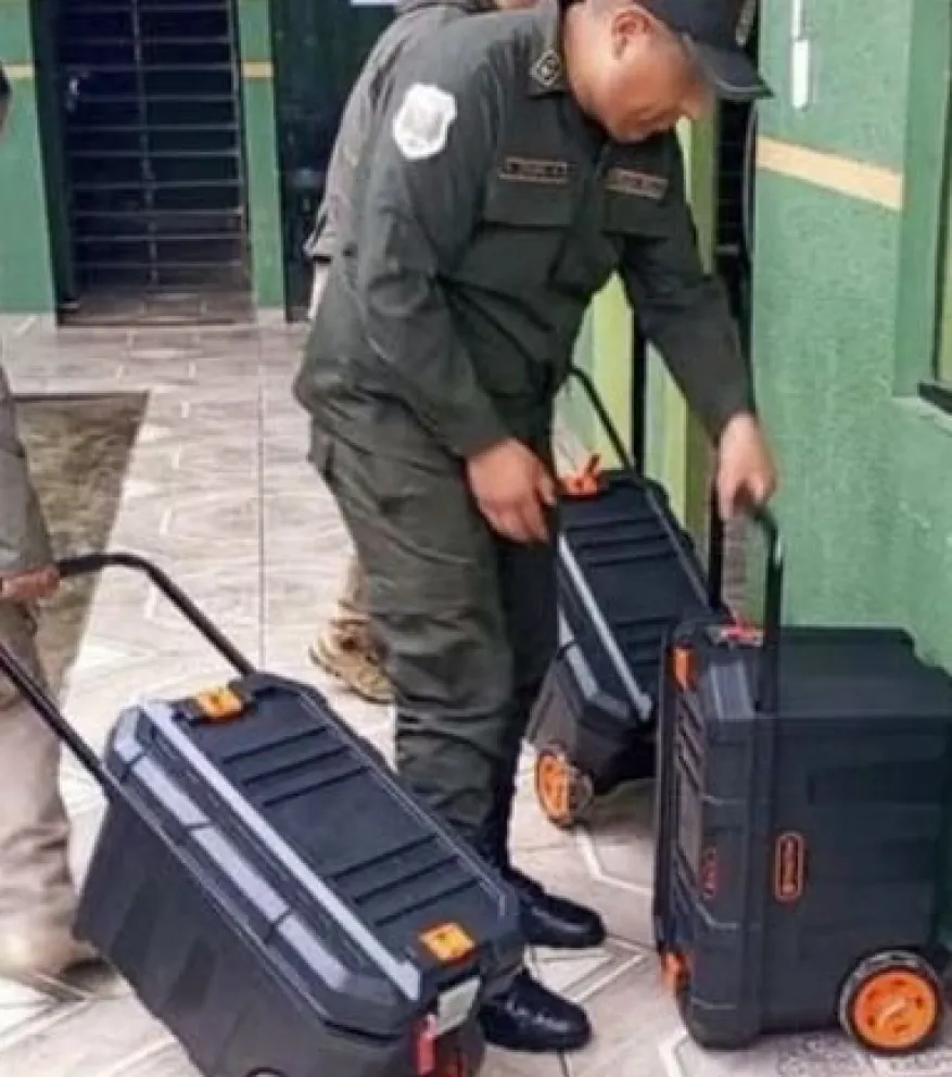 Las maletas con oro secuestradas. Foto. Captura de imagen
