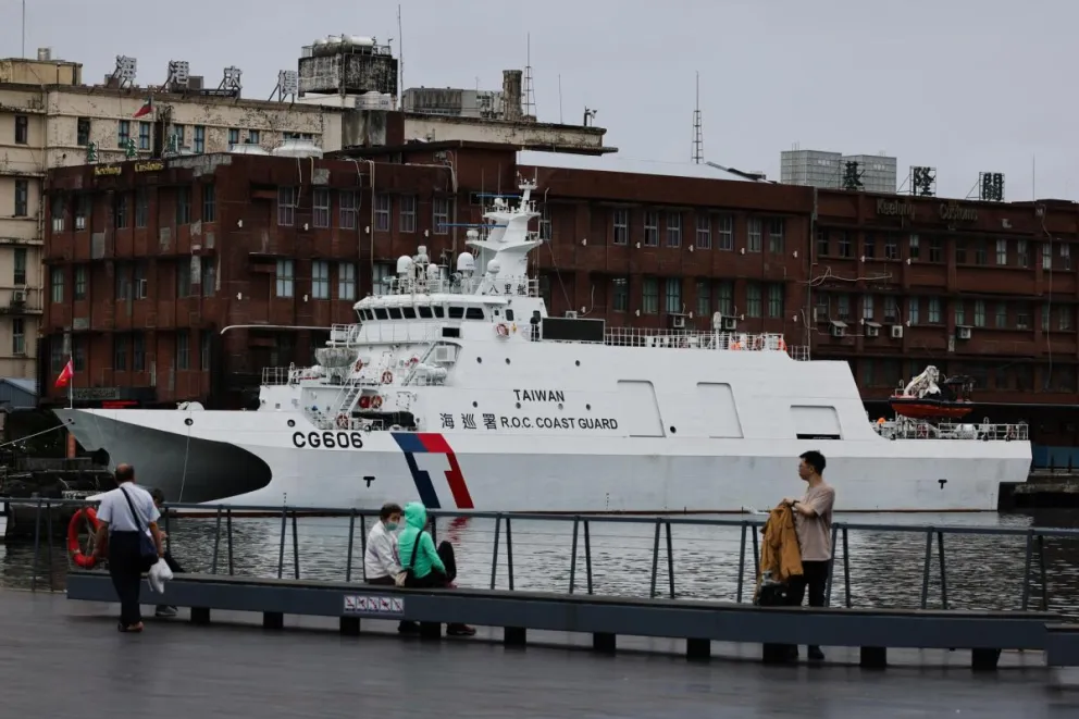 Un patrullero de la clase Anping de la Guardia Costera taiwanesa anclado en el puerto de la ciudad de Keelung, Taiwán. Foto: EFE 