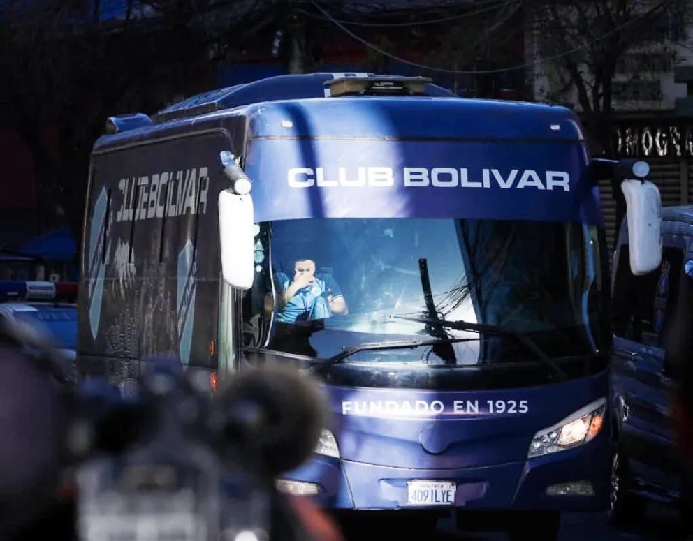 La llegada del bus de Bolívar al escenario miraflorino. Foto: CB