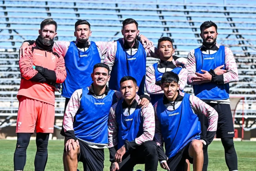 Jugadores del club Millonario tras una práctica. Foto: Club Always Ready.
