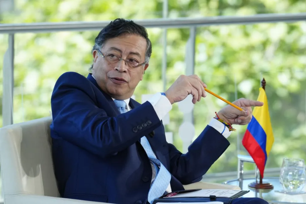 Fotografía de archivo en la que se captó al presidente saliente de Colombia, Gustavo Petro, durante una entrevista con EFE, en Barcelona (España). Foto: EFE