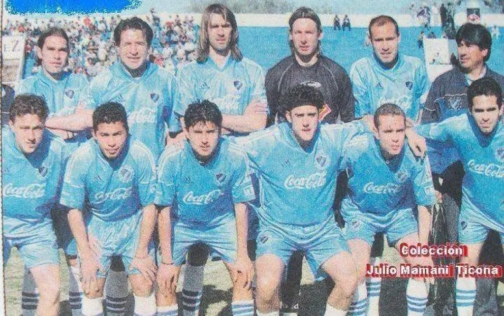 El plantel celeste de 2003. Foto: Colección Julio Mamani Ticona.
