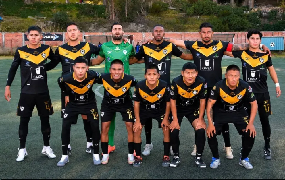 El club 26 de Febrero durante uno de los partidos de la fase regional de La Paz. Foto: Club 26 de Febrero