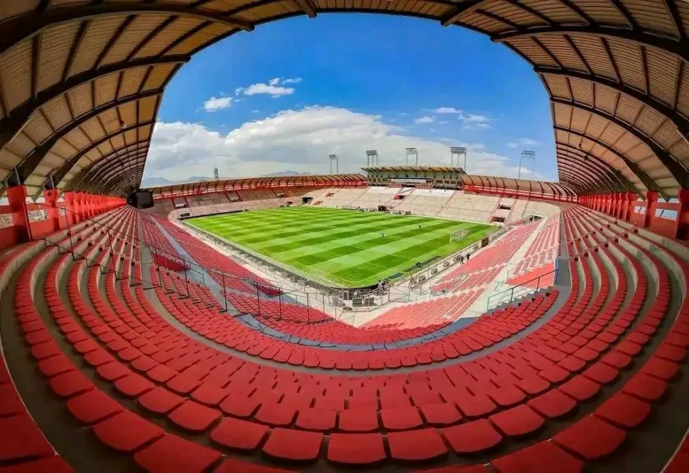 El estadio Municipal de Villa Ingenio que el domingo será sede del choque entre millonarios y celestes. Foto: AQU