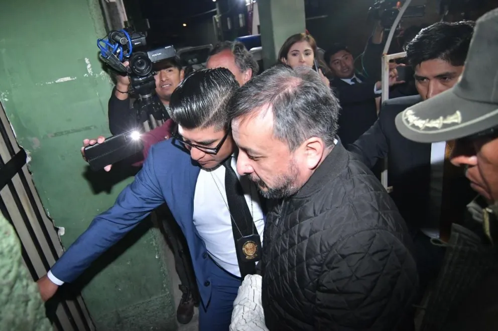 El exministro Mauricio Medinaceli fue trasladado a las celdas de la Fuerza Especial de Lucha Contra el Crimen (FELCC), ubicadas en la avenida Sucre. Foto: APG