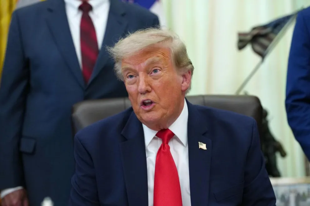 El presidente de Estados Unidos, Donald J. Trump, hace un anuncio en el Despacho Oval de la Casa Blanca, en Washington D. C., Estados Unidos, el 29 de julio de 2026. EFE