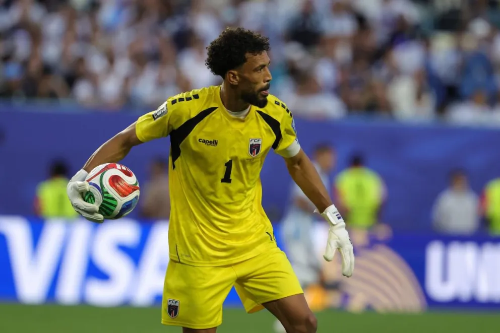 Vozinha, nuevo jugador del Colo Colo. Foto: EFE.