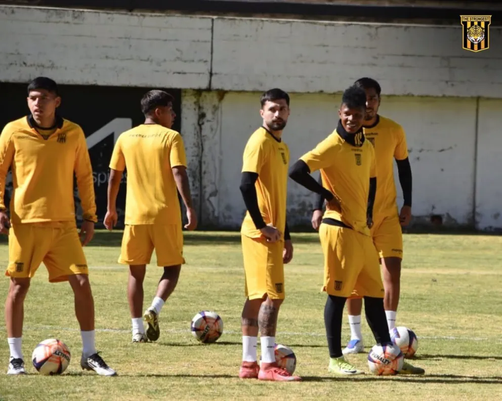 Un entrenamiento del plantel atigrado. Foto: Club The Strongest.