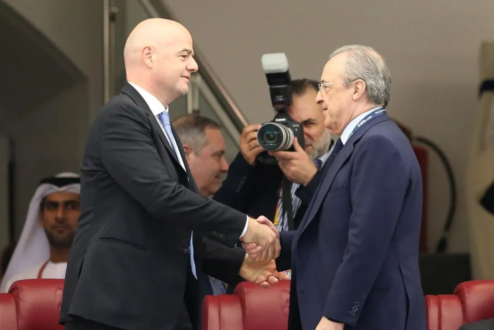 El presidente de la FIFA, Gianni Infantino (izq.), y el titular del Real Madrid, Florentino Pérez. Foto: EFE.