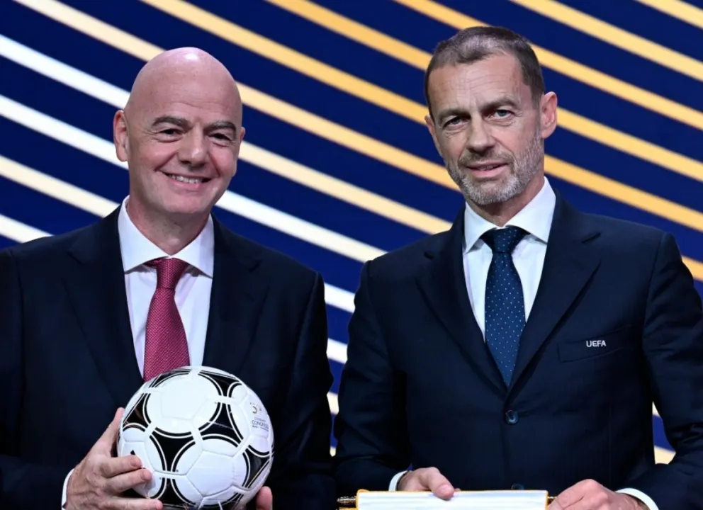 Gianni Infantino (izq.), presidente de la FIFA, y Aleksander Ceferin, titular de la UEFA. Foto: EFE.