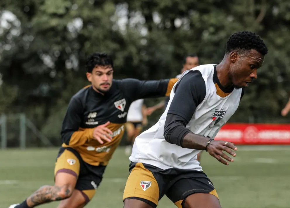 Un entrenamiento del Sao Paulo que la próxima semana llegará a La Paz. Foto: SPFC