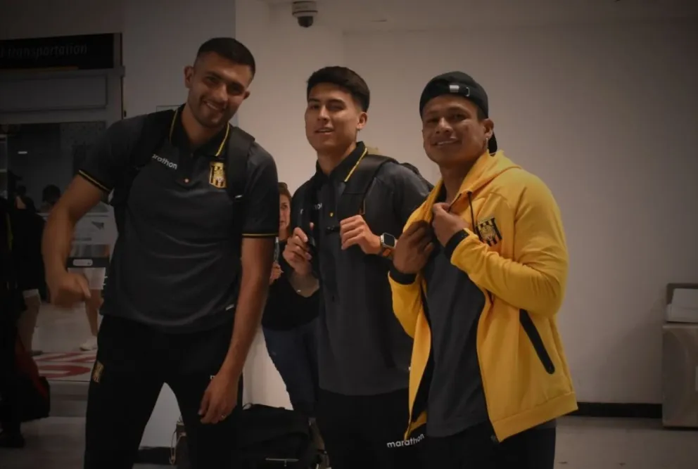 Jugadores atigrados durante un viaje anterior. Foto: Club The Strongest