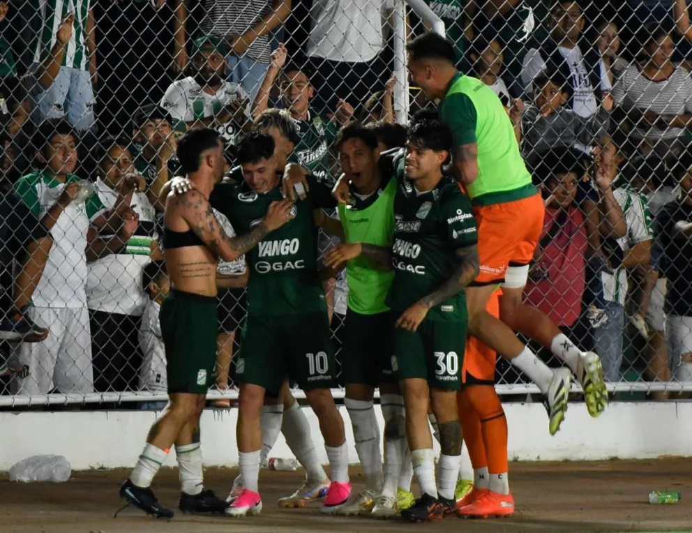 La celebración de los jugadores de Oriente luego de ganar a Nacional, el pasado domingo. Foto: APG