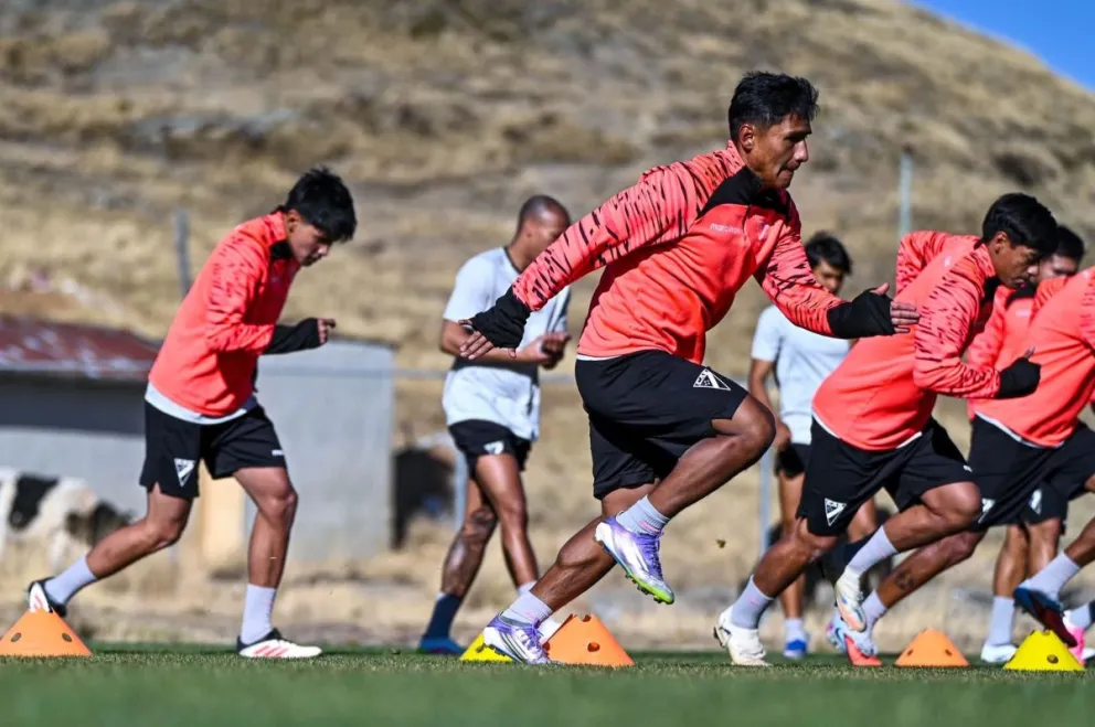 El plantel Millonario en un anterior encuentro. Foto: Club Always Ready.
