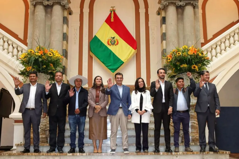 El presidente Rodrigo Paz junto a los Gobernadores del país en la reunión de abril de esta gestión. Foto: Ministerio de la Presidencia