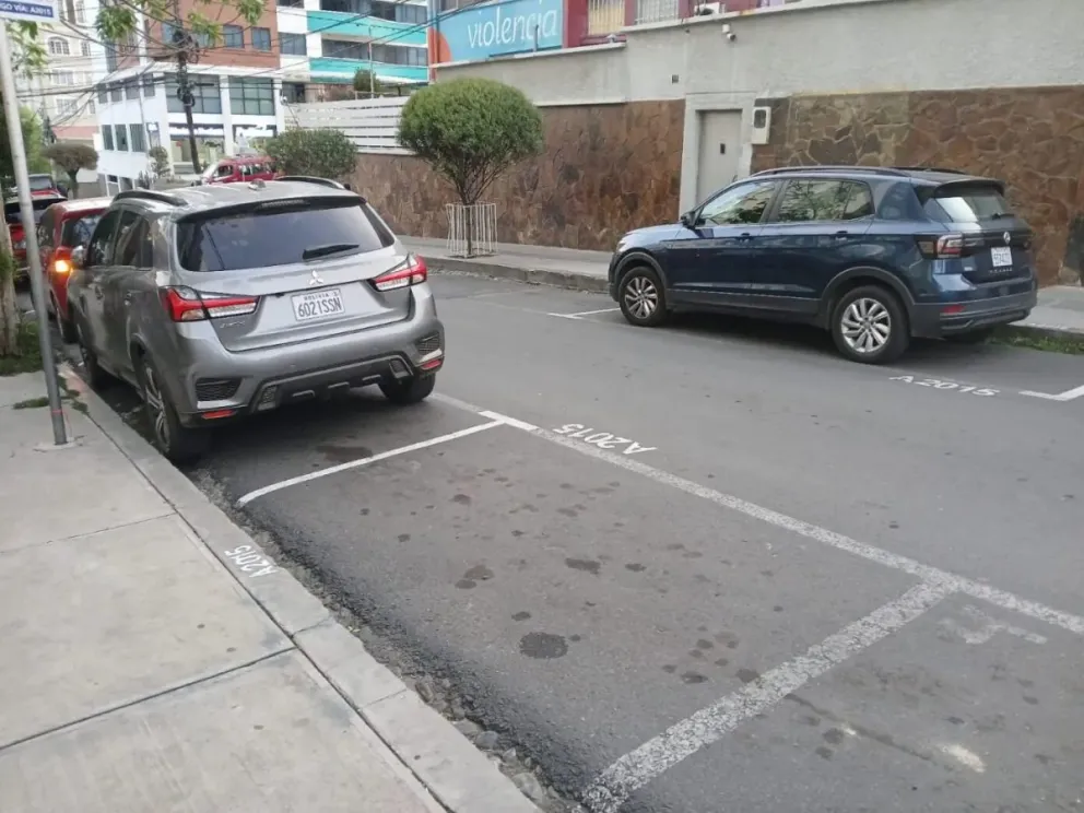 El sistema de parqueo tarifado que implementó la gestión de Iván Arias. Foto: GAMLP