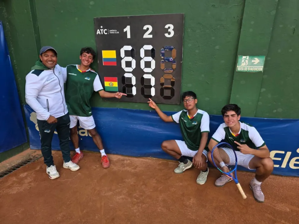 La selección masculina celebra por su triunfo sobre Colombia. Foto: Sudamericano Sub-16.