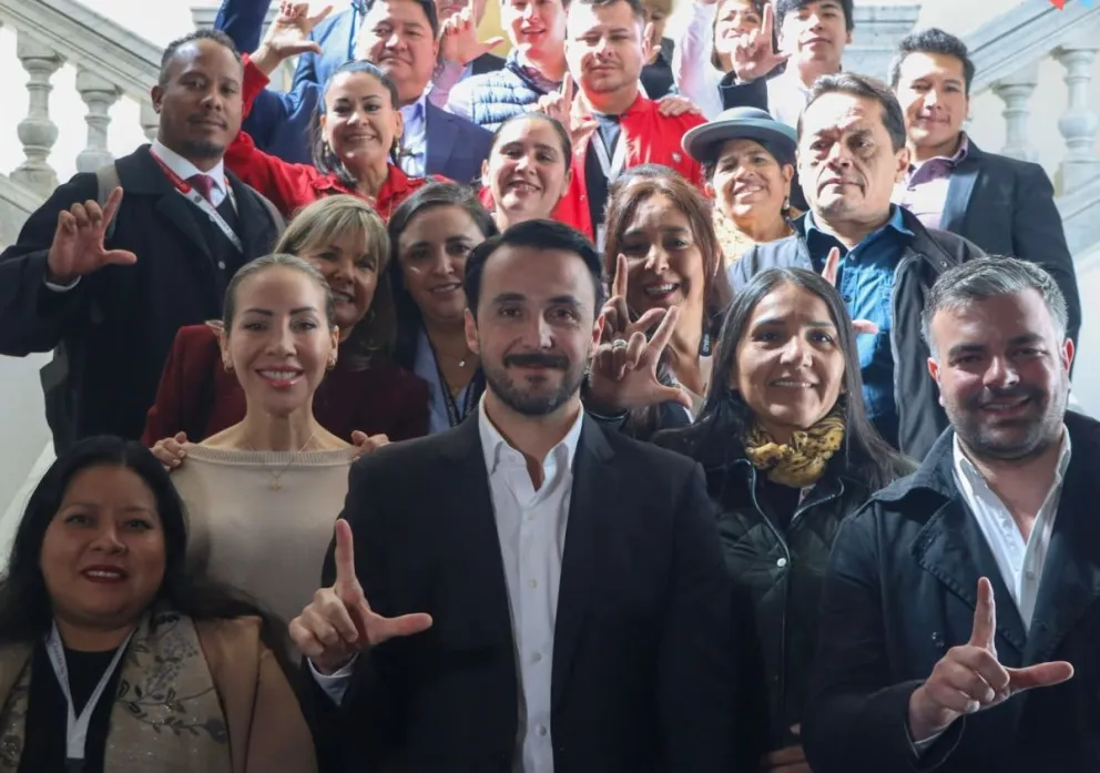 Juan Pablo Velasco, gobernador de Santa Cruz, y legisladores de Libre. Foto: RRSS de la alianza 