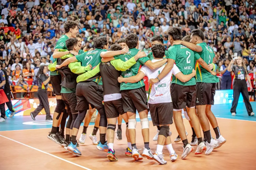 Jugadores de la Verde festejan su triunfo sobre Perú. Foto: Copa Sudamericana.