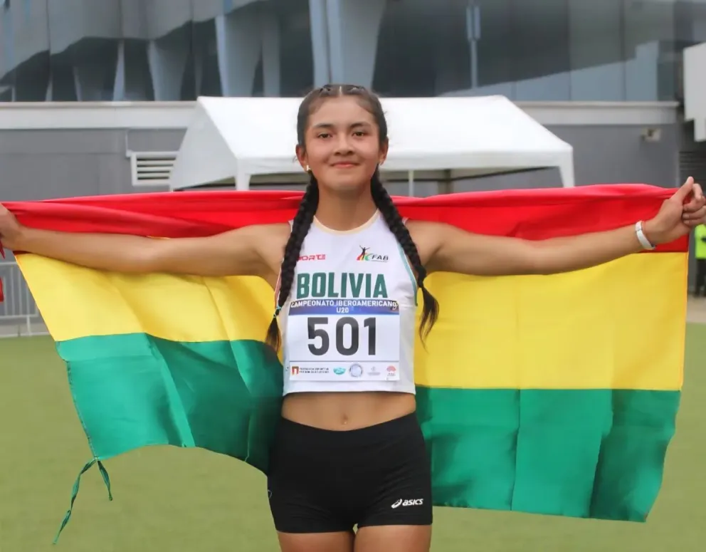 Rojas con la tricolor nacional en una pasada competencia. Foto: Nelci Rojas.