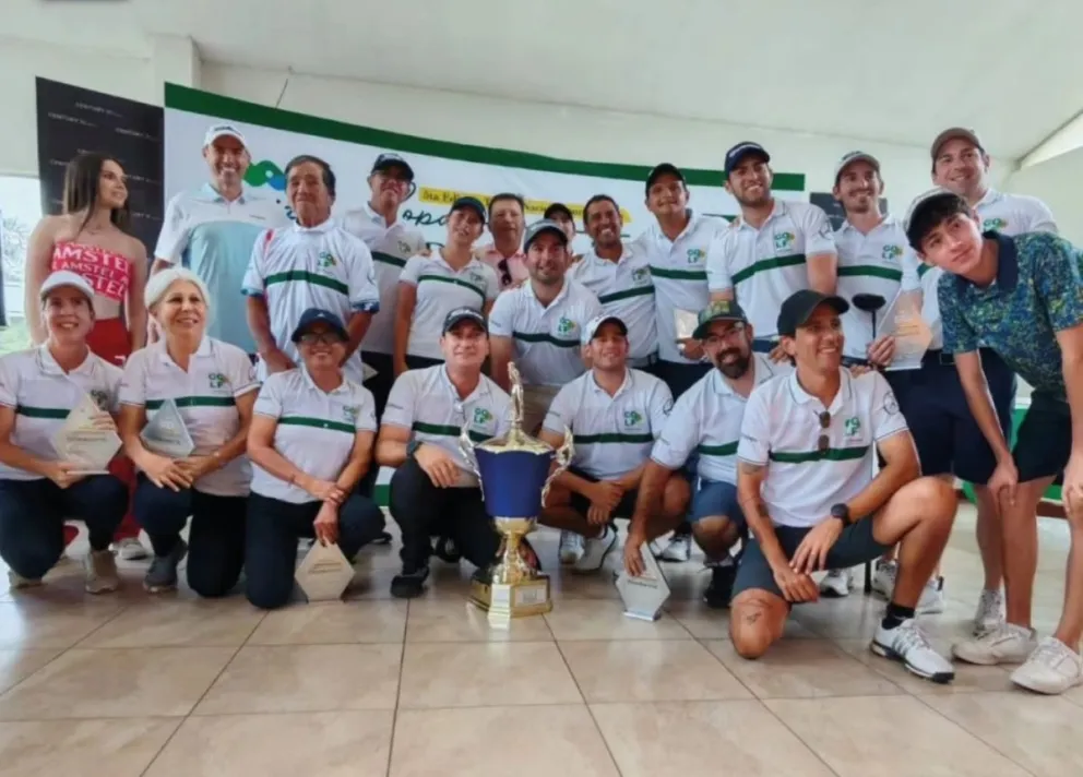 Golfistas del club campeón en el Interclubes. Foto: Federación Boliviana de Golf.