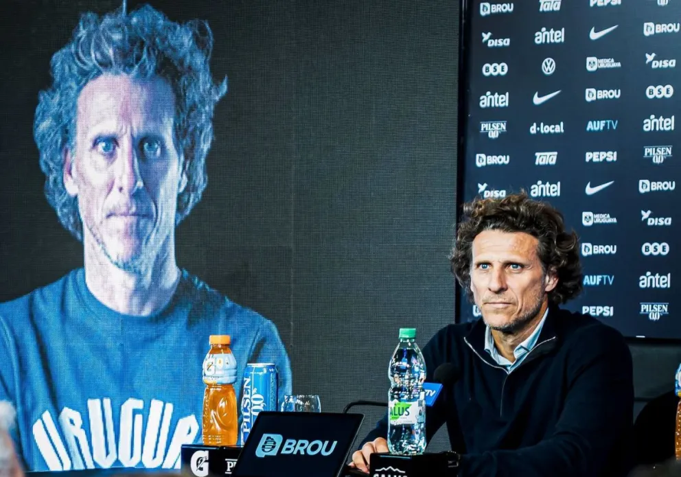Diego Forlán durante su presentación como nuevo DT de los charrúas. Foto: BR