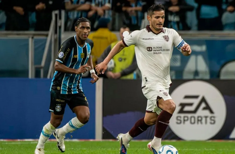 Justiniano durante el cotejo con Gremio en Brasil. Foto: Club Bolívar.