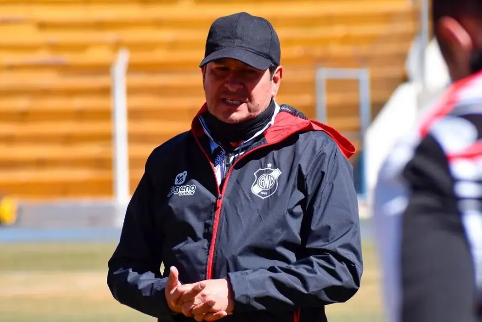 Villegas durante una práctica del club de la banda roja. Foto: Nacional Potosí.