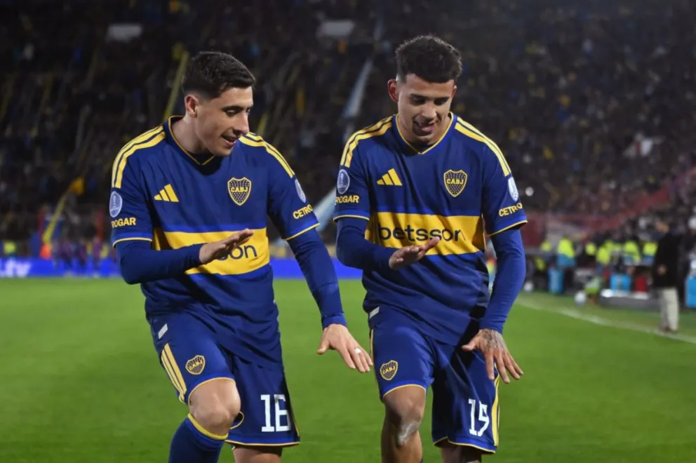 La celebración de los jugadores xeneizes en el tercer gol del partido. Goto: EG