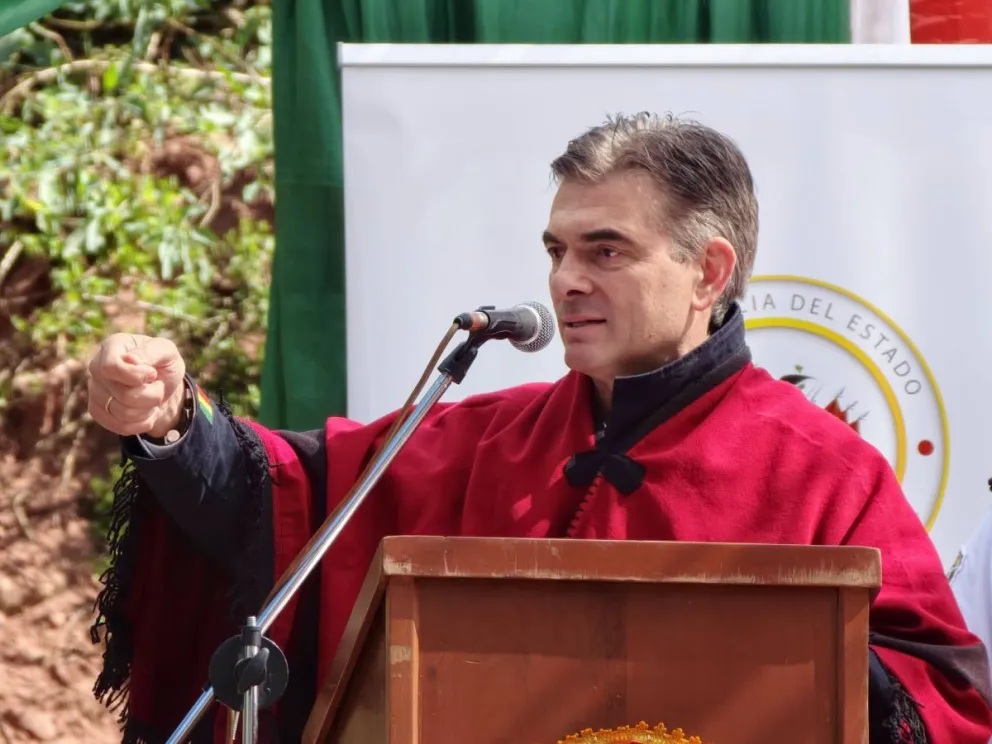 El presidente Rodrigo Paz en Caraparí, Tarija. Foto tomada de la cuenta en RRSS del presidente Rodrigo Paz