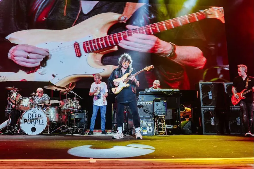 Ritchie Blackmore se une a Deep Purple en Jones Beach para tocar Smoke on the Water una vez más. Foto: Andy Hawkes - Página oficial de Deep Purple en Facebook