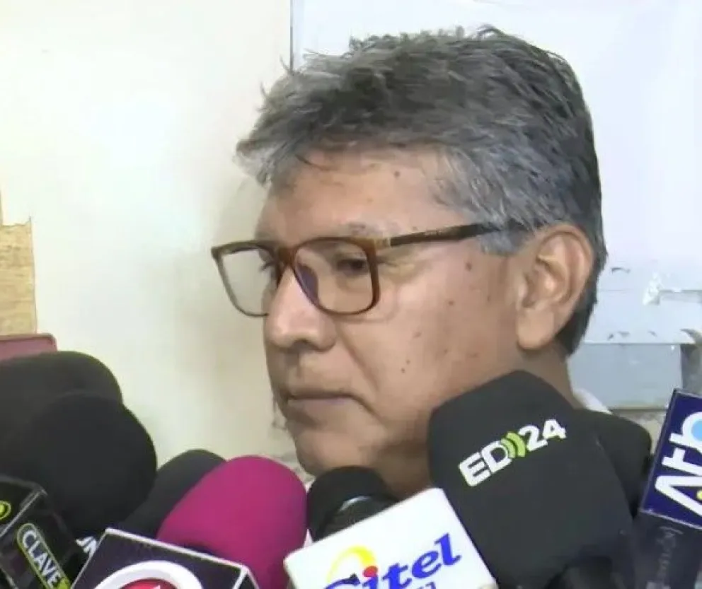 Jhon Parra, médico que brindó un primer reporte sobre el estado del paciente. Foto: Unitel