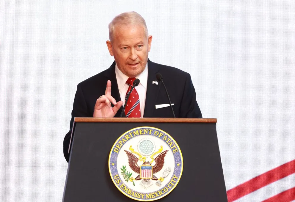 Imagen de archivo del embajador de Estados Unidos en México, Ronald Johnson, hablando durante una rueda de prensa en la Ciudad de México (México). EFE/Mario Guzmán