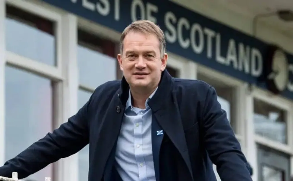  Ian Maxwell, presidente de la Federación Escocesa de Fútbol. Crédito: nytimes.com