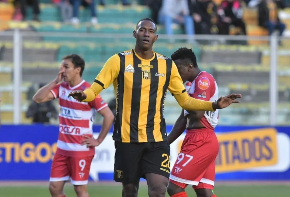 Abdiel Ayarza celebra uno de los goles que marcó en filas atigradas. Foto: AD