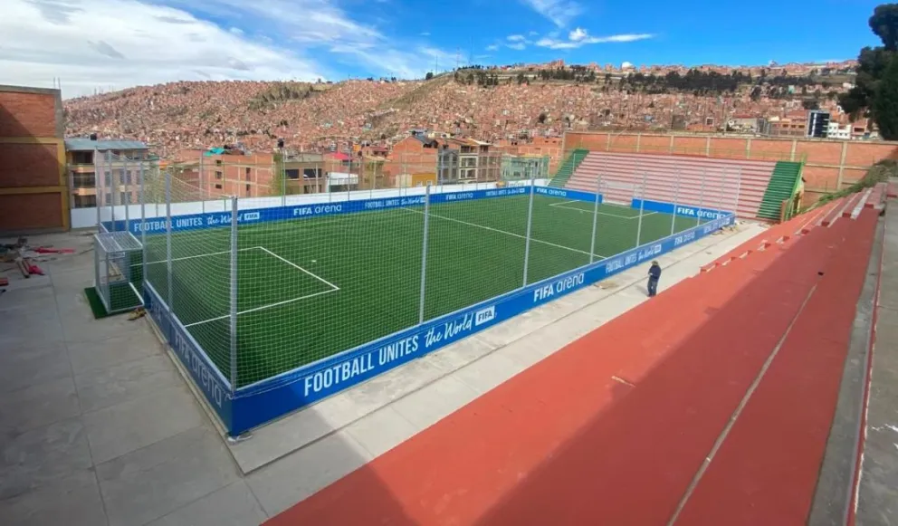 La cancha del proyecto FIFA Arena, que se encuentra en la zona de Munaypata de La Paz. Crédito: Dirección de Desarrollo de la FBF