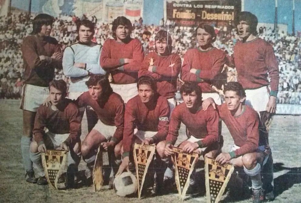 Plantel de Municipal que jugó la Copa Libertadores de 1974 y le empató al Sao Paulo. Foto: WMV