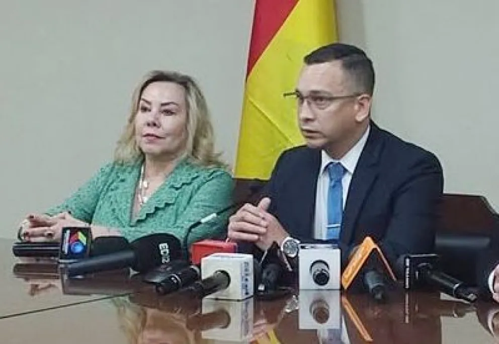La decana y el presidente del TSJ en conferencia de prensa antes de visitar a Nadia Beller. Foto: DTV