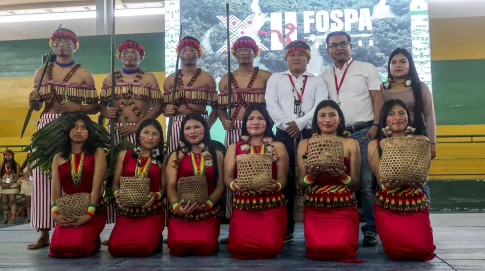 Indígenas posan durante el XII Foro Social Panamazónico (FOSPA Ecuador 2026) en Puyo (Ecuador). Foto: EFE