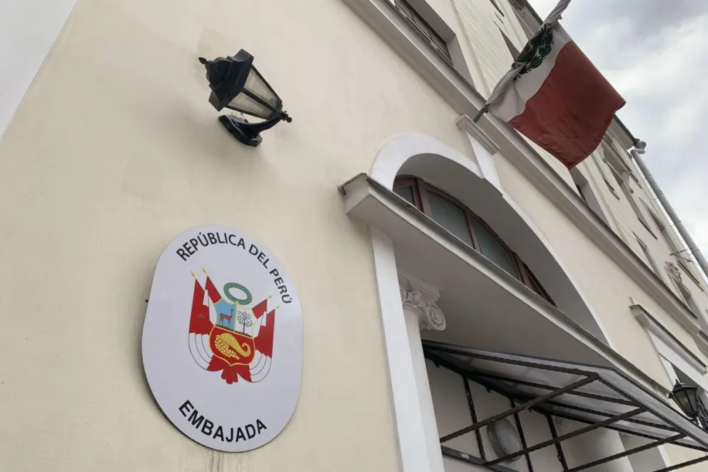 Embajada de Perú en Moscú. Cada vez son más los países de América Latina y África que exigen a Rusia que cese el reclutamiento de sus ciudadanos. Foto: EFE 