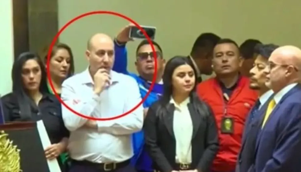 Fernando Cerimendo en la posesión del primer gabinete del presidente Rodrigo Paz. Foto: RRSS