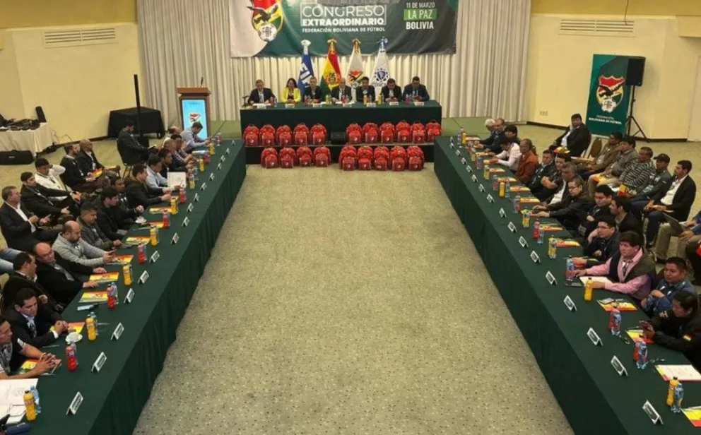 Un Congreso Ordinario anterior de la Federación Boliviana de Fútbol. Foto: AD