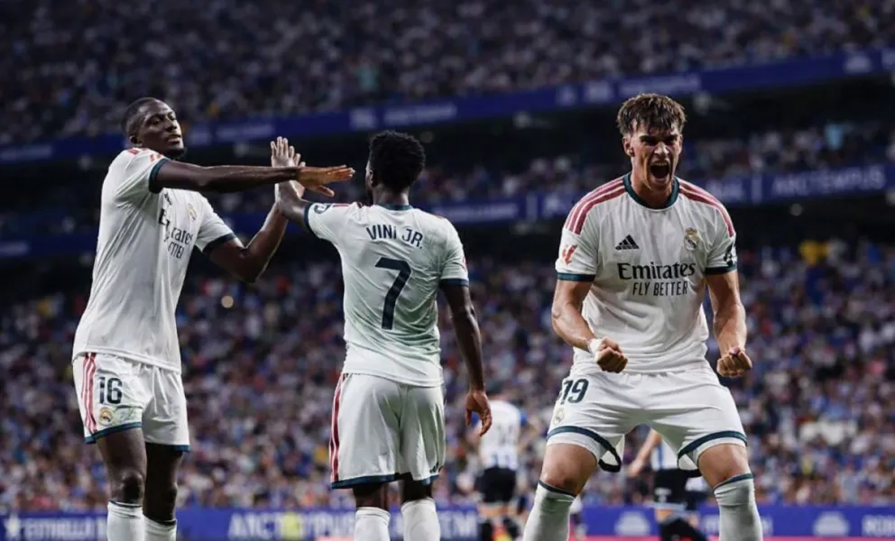 Espi (der.) celebra el gol de la victoria del Madrid ante el Espanyol. Foto: Club Real Madrid