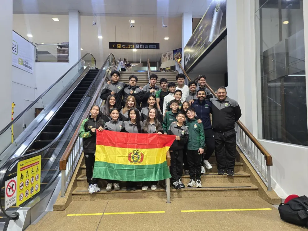 La comitiva nacional previo a su viaje a Costa Rica. Foto: Feboka.